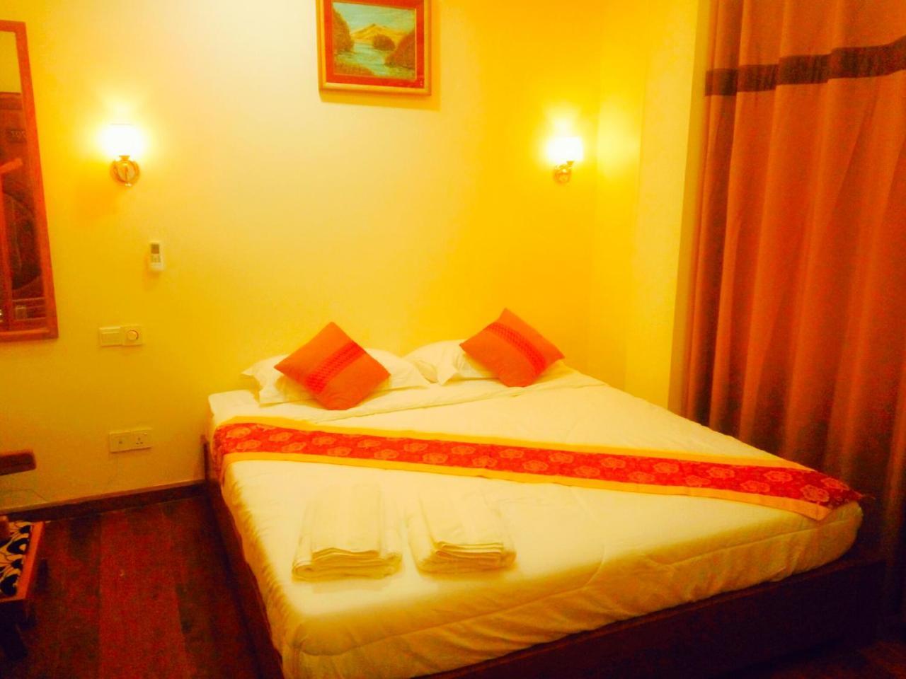 Kyaw Myanmar Hotel Gyeiktaw ภายนอก รูปภาพ